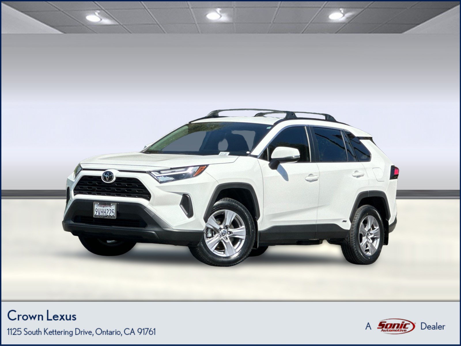 Used 2025 Toyota RAV4 LE AWD/4WD image 1