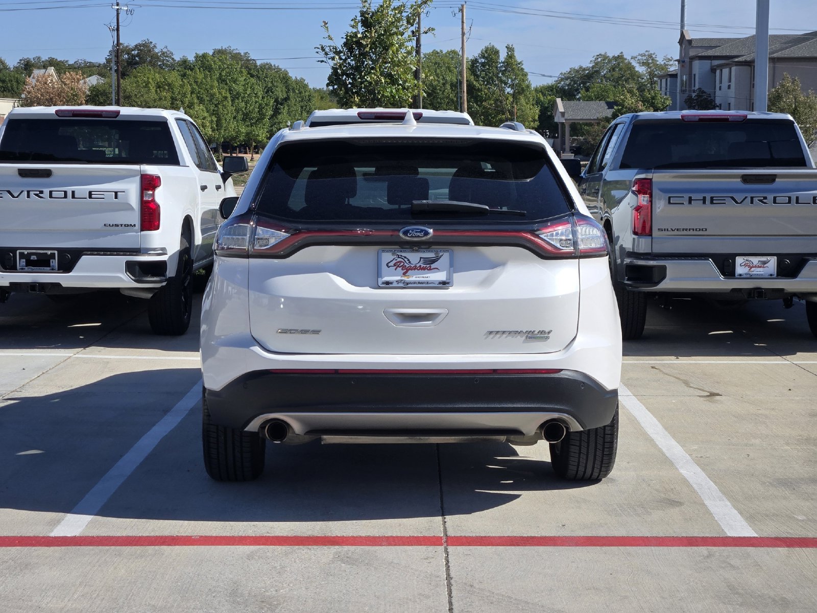 Used 2017 Ford Edge Titanium w/ Technology Package FWD image 9