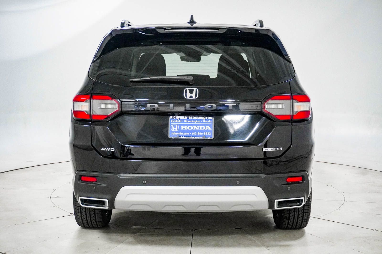 Used 2023 Honda Pilot Touring image 7