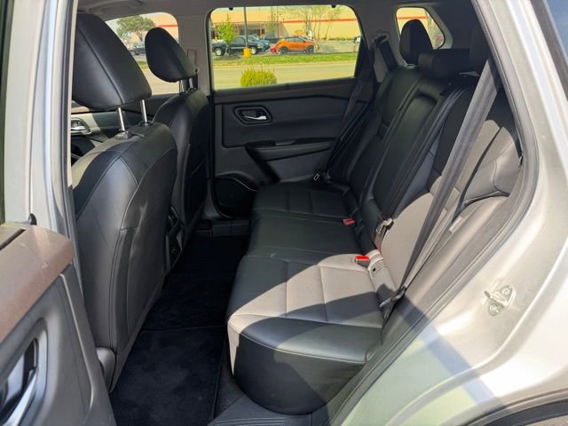 Used 2023 Nissan Rogue SV w/ SV Premium B Package image 33