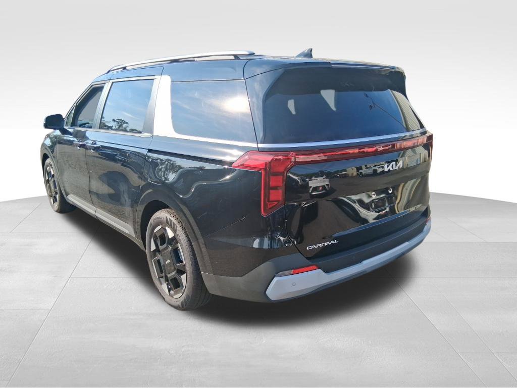 Certified 2026 Kia Carnival EX FWD image 8