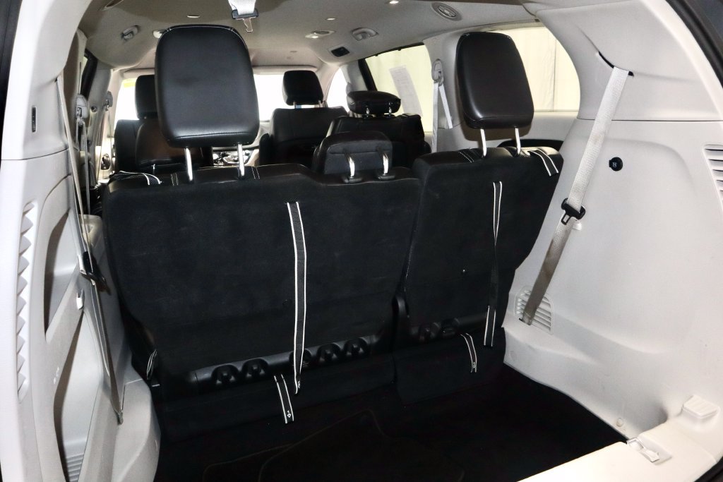 Used 2023 Chrysler Pacifica Touring-L FWD image 14