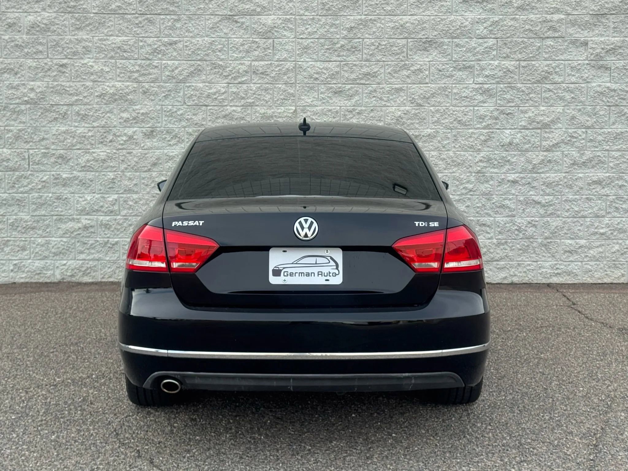 Used 2012 Volkswagen Passat TDI SE image 6