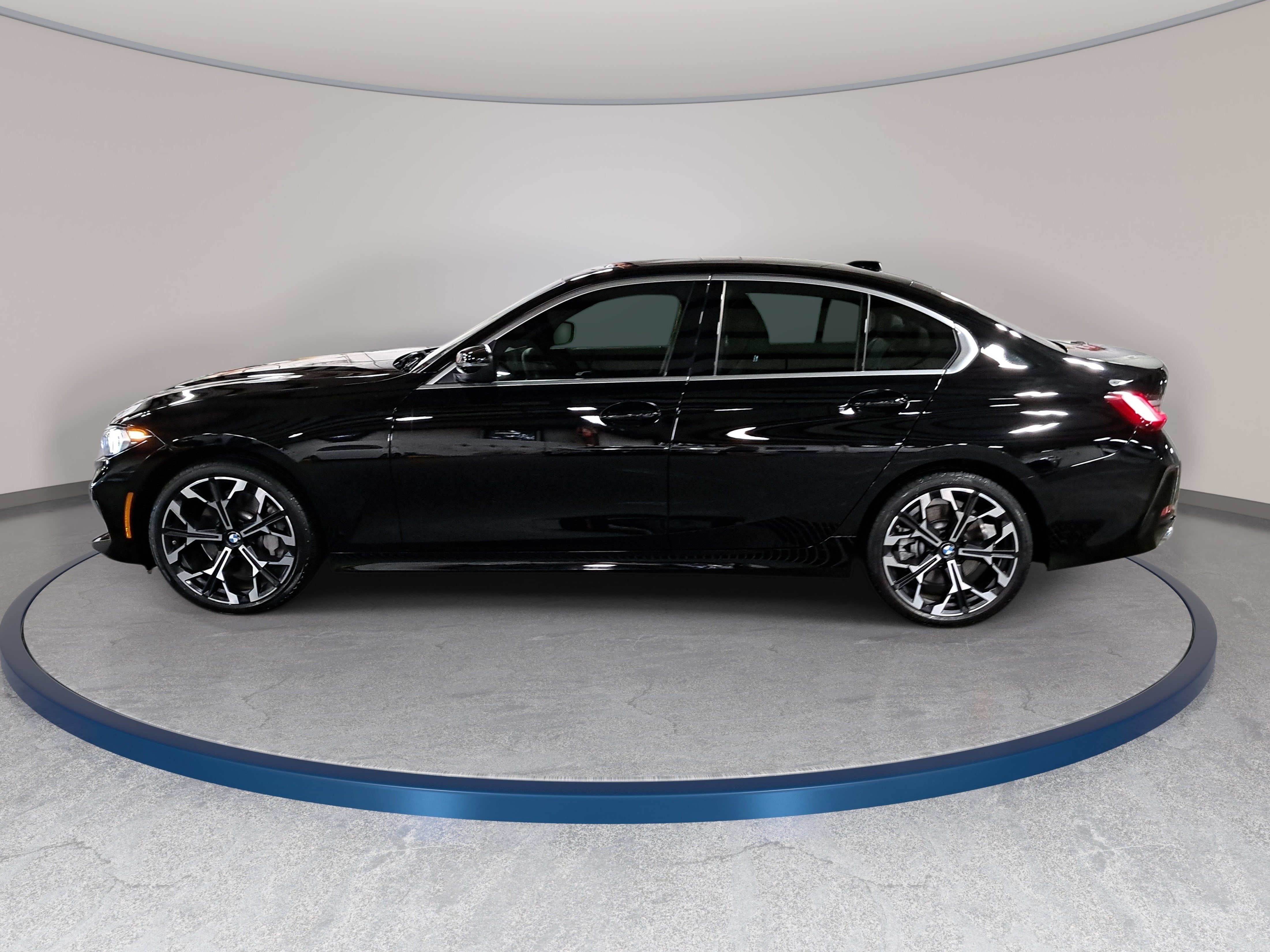 Used 2025 BMW 330i xDrive Sedan w/ Convenience Package AWD/4WD image 9