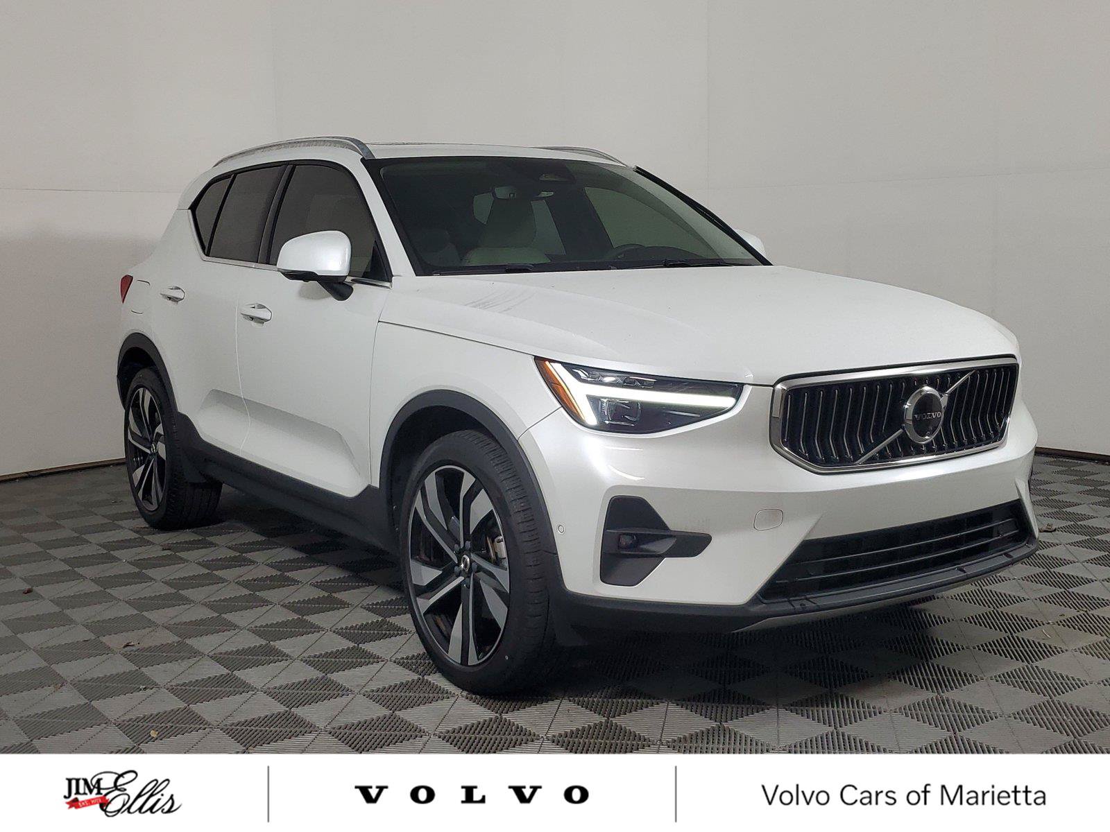 Used 2024 Volvo XC40 B5 Plus w/ Protection Package Premier