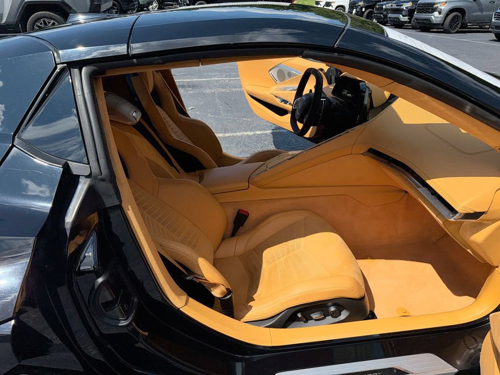 Used 2023 Chevrolet Corvette Stingray Premium Conv w/ Z51 Performance Package RWD image 32