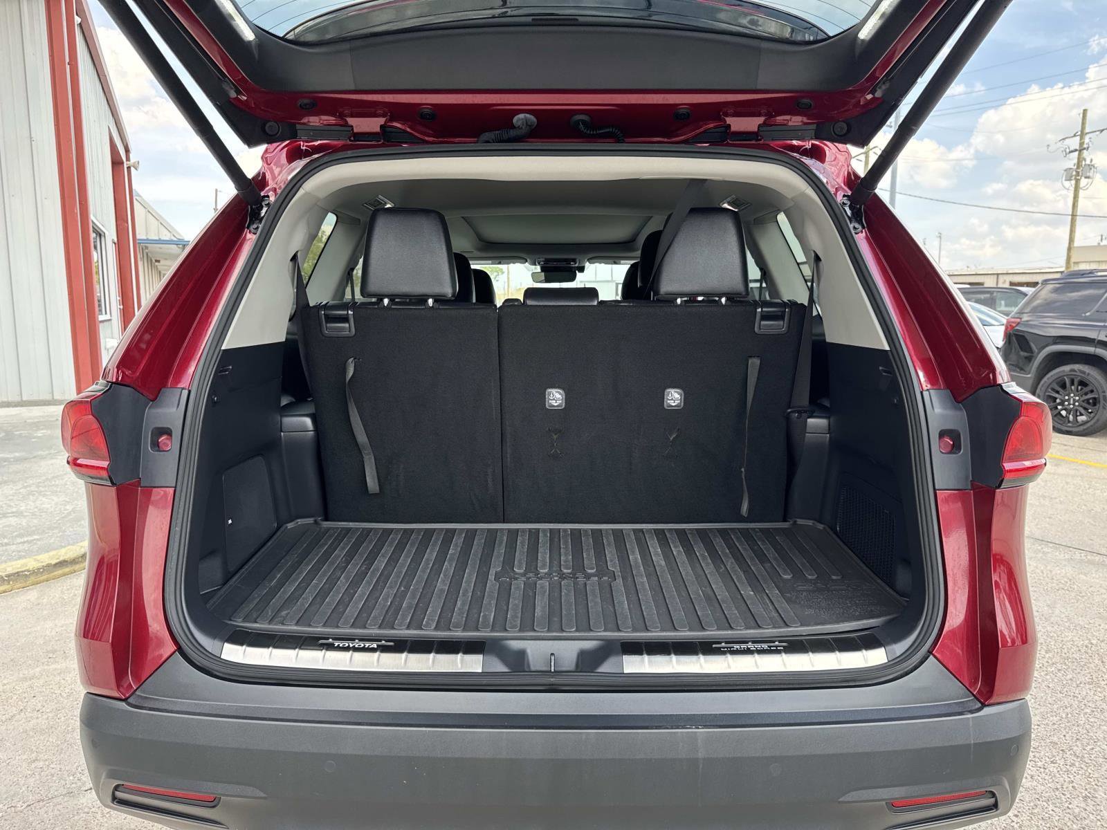 Used 2025 Toyota Grand Highlander FWD image 8