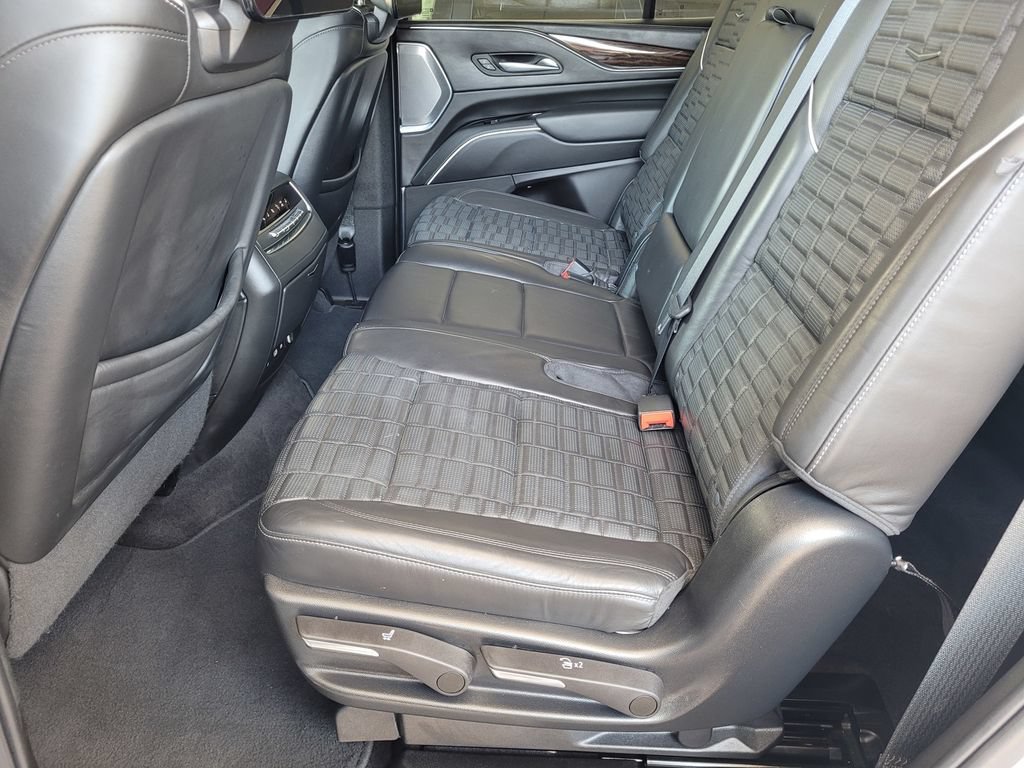 Used 2022 Cadillac Escalade Sport Platinum w/ LPO, ONYX Package AWD/4WD image 7