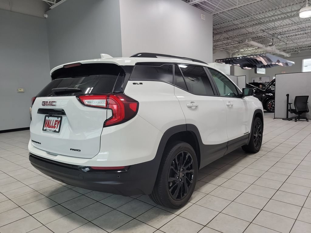 Used 2023 GMC Terrain SLE w/ Driver Convenience Package AWD/4WD image 11