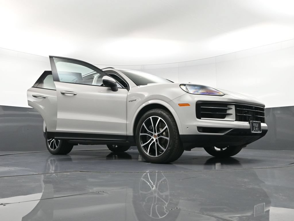 Certified 2026 Porsche Cayenne E-Hybrid AWD/4WD image 37