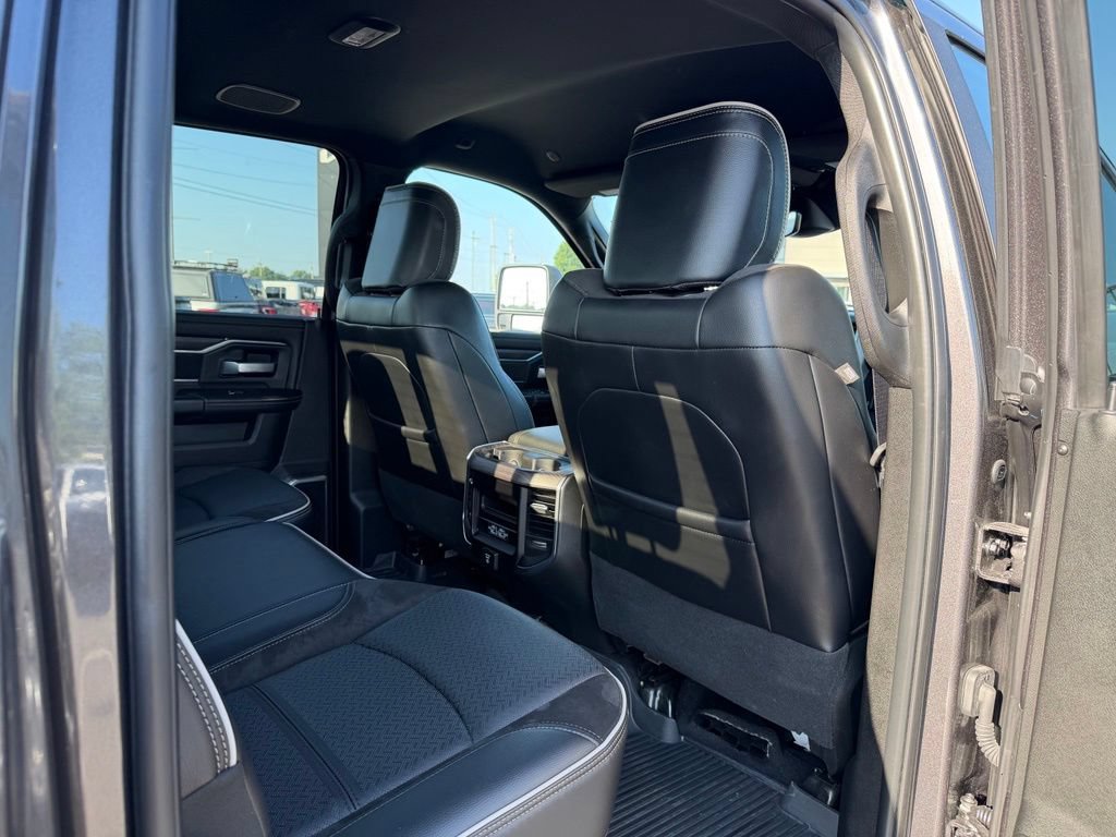 Used 2025 RAM 3500 Laramie AWD/4WD image 29