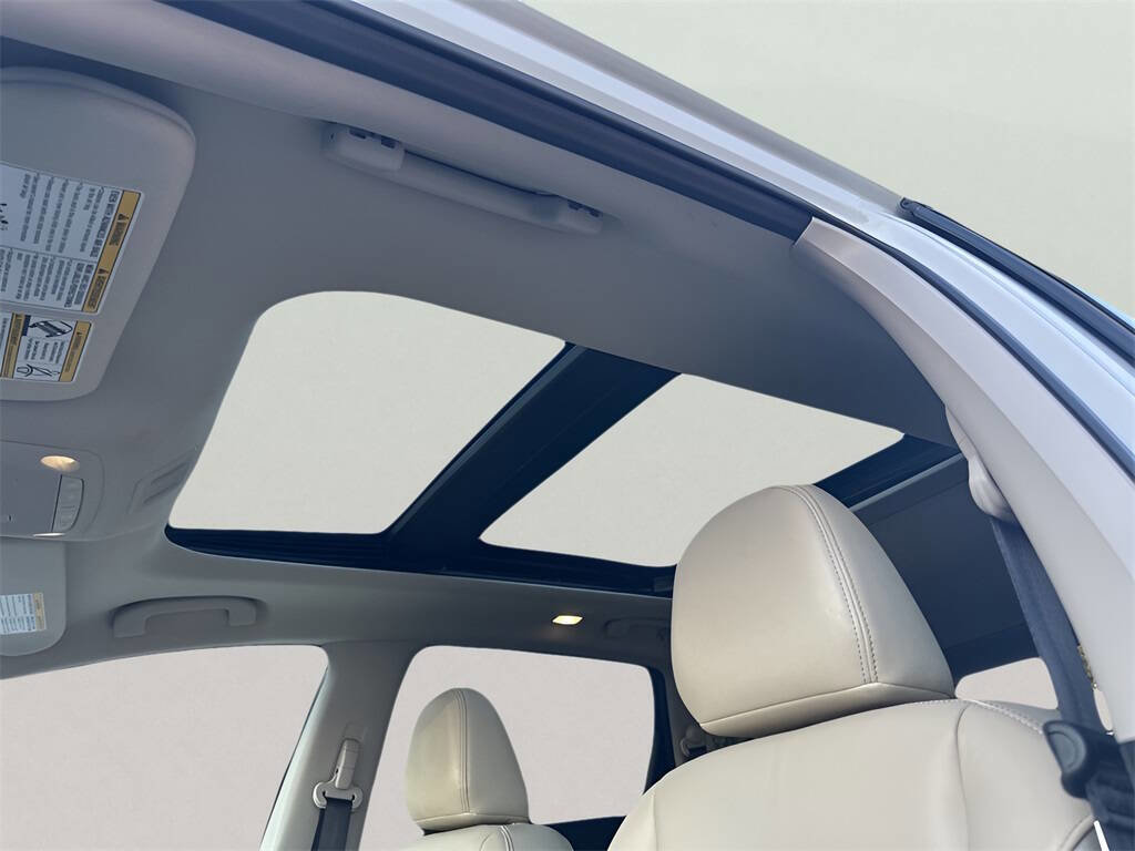 Used 2024 Nissan Murano Platinum w/ Cargo Package image 37