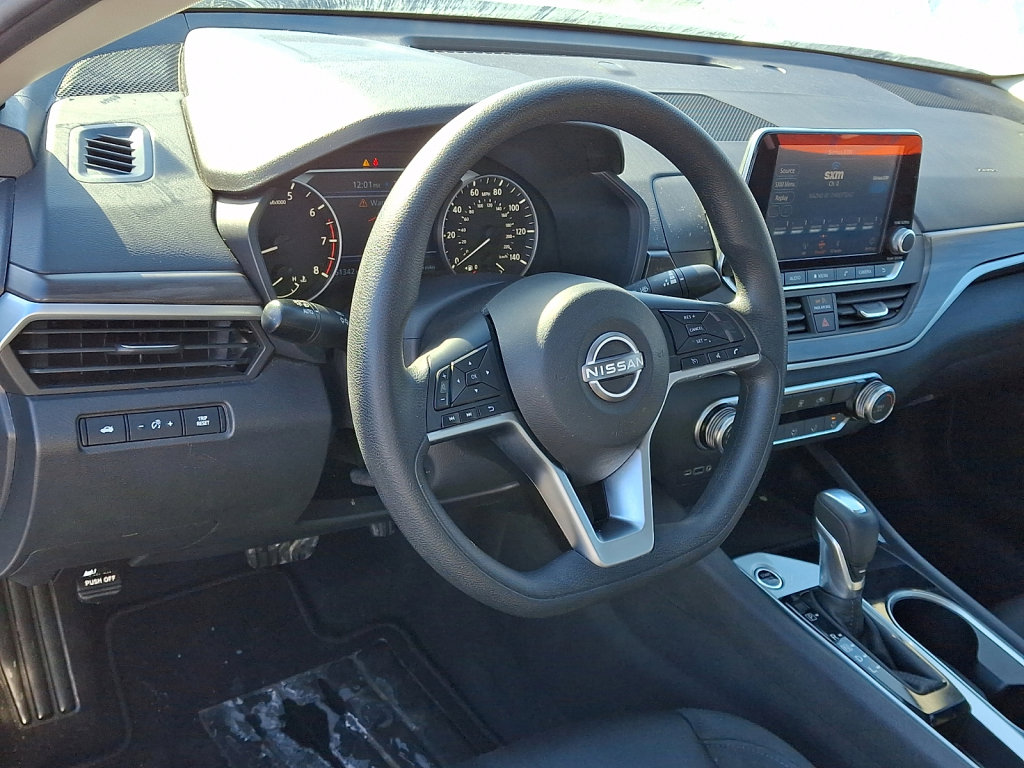 Used 2024 Nissan Altima 2.5 SV image 25