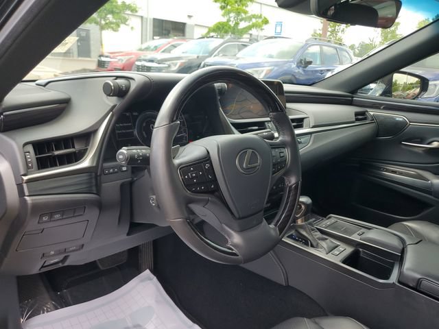 Used 2021 Lexus ES 300h Ultra Luxury w/ Accessory Package FWD image 17