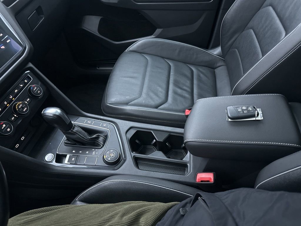 Used 2021 Volkswagen Tiguan SEL Premium R-Line w/ 3rd Row Seat Package image 25