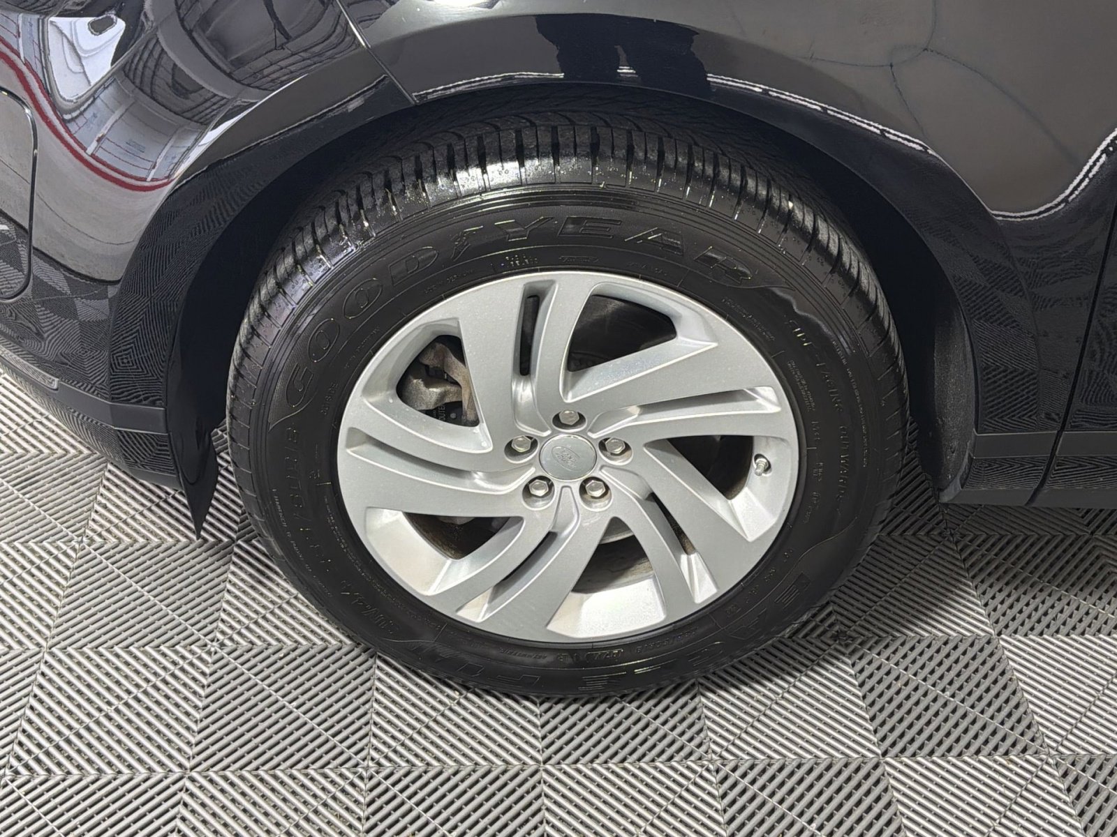 Used 2020 Land Rover Range Rover Evoque S image 12