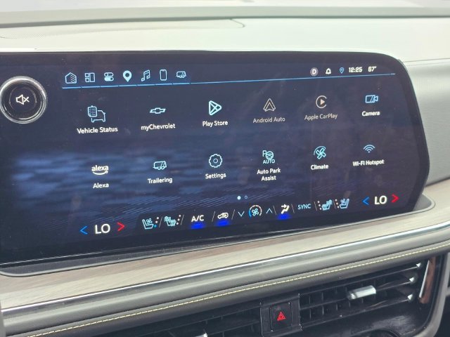 Used 2025 Chevrolet Suburban Premier AWD/4WD image 26