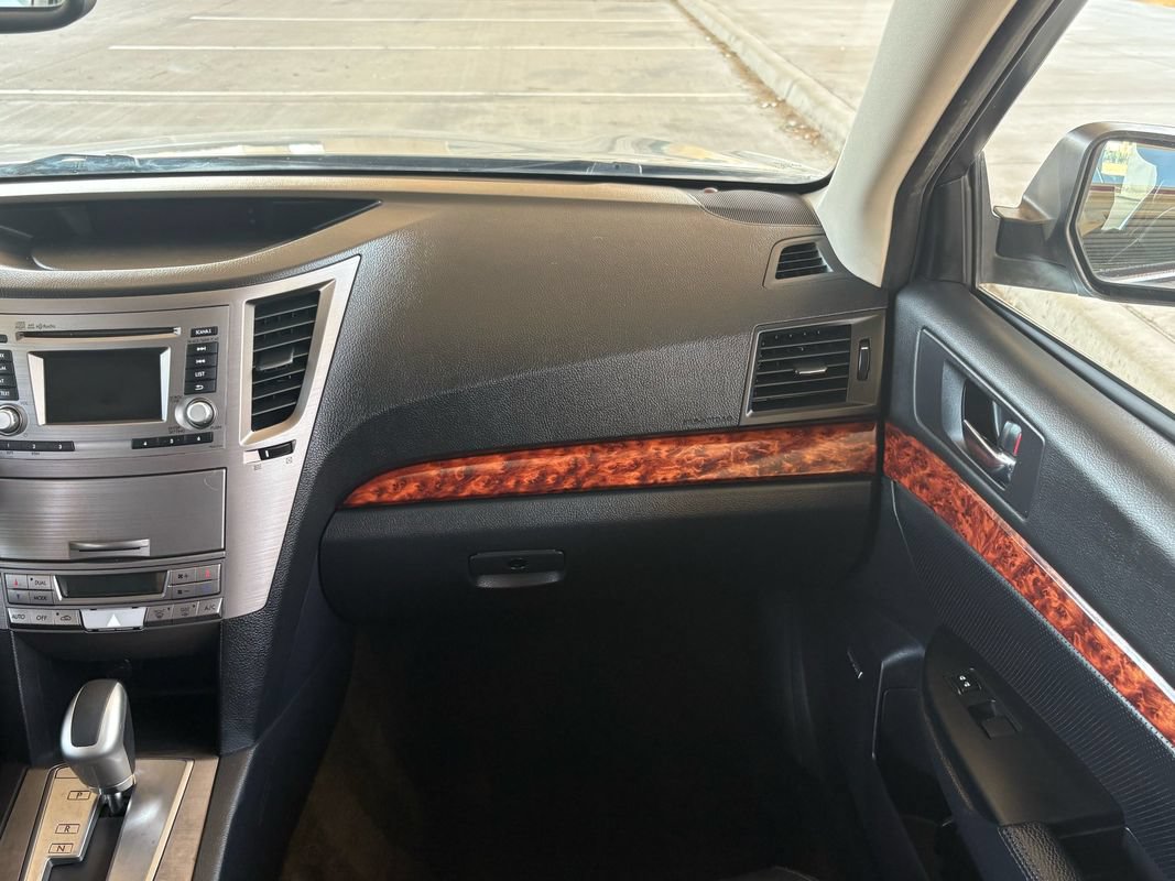 Used 2012 Subaru Outback 2.5i Limited AWD/4WD image 14