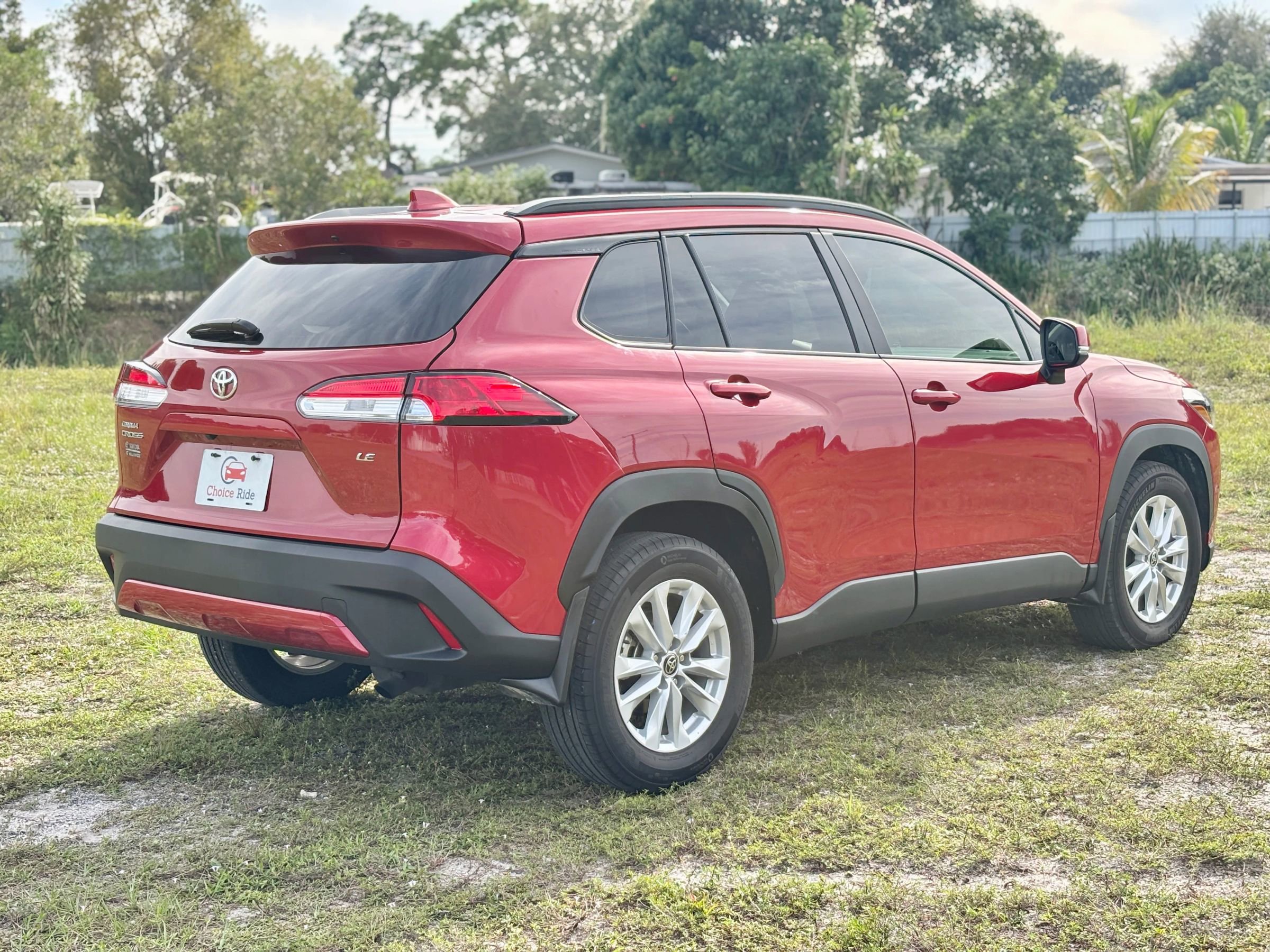 Used 2024 Toyota Corolla Cross LE image 4