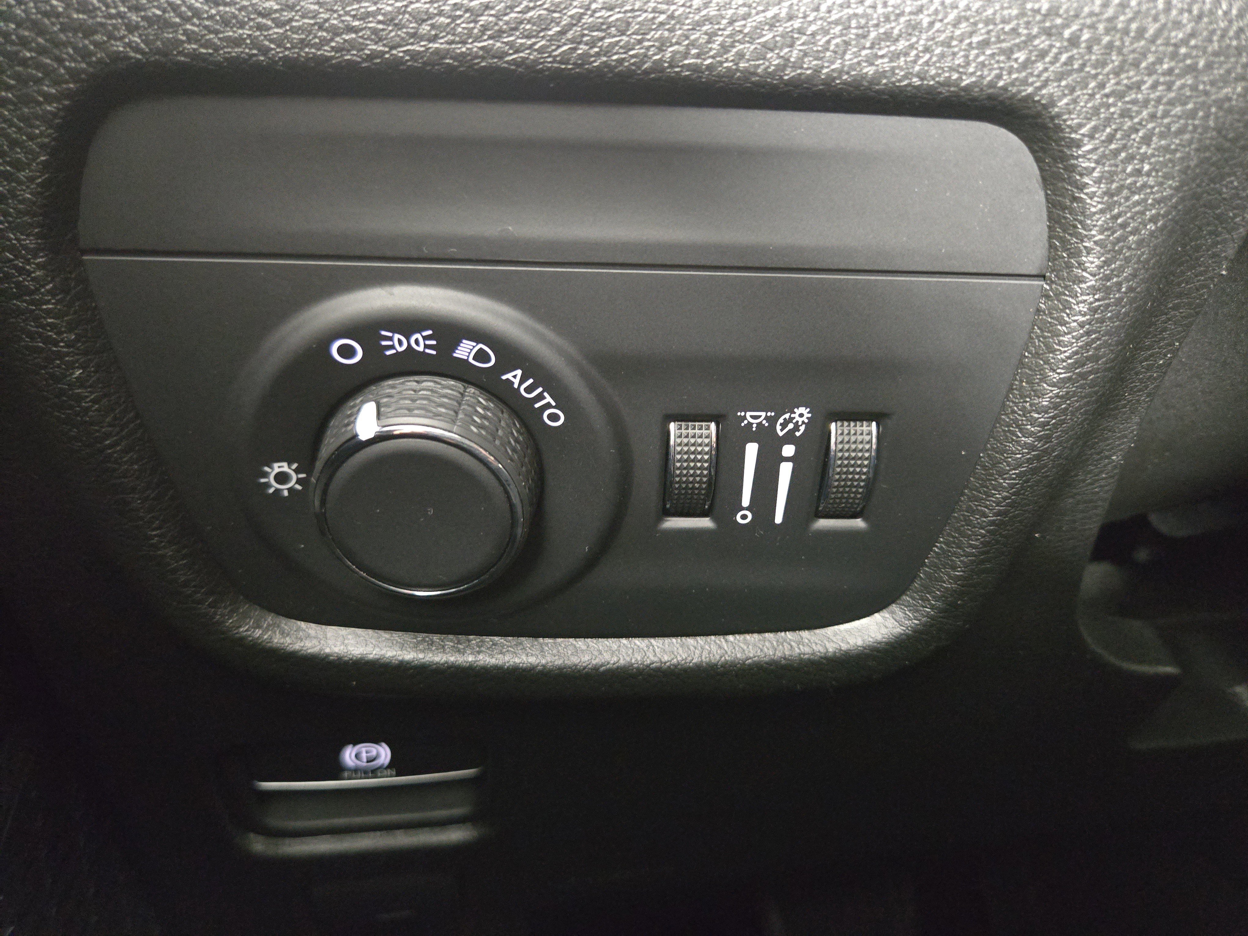 Used 2024 Jeep Grand Cherokee L Laredo image 29