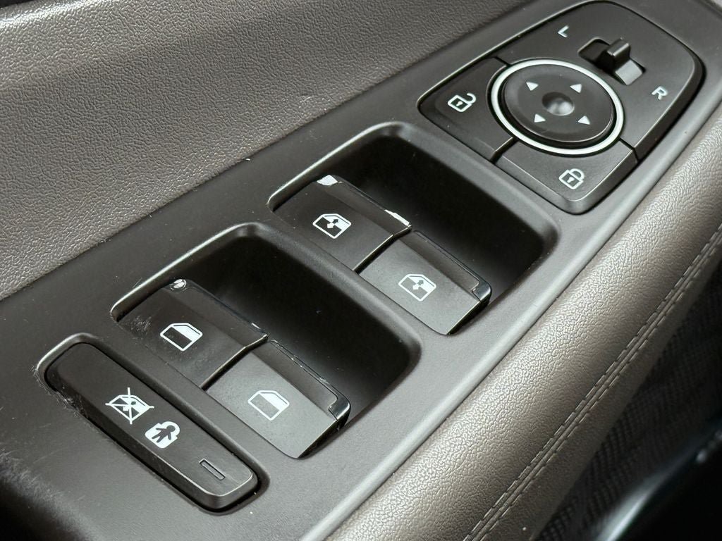 Used 2019 Hyundai Santa Fe SEL FWD image 18