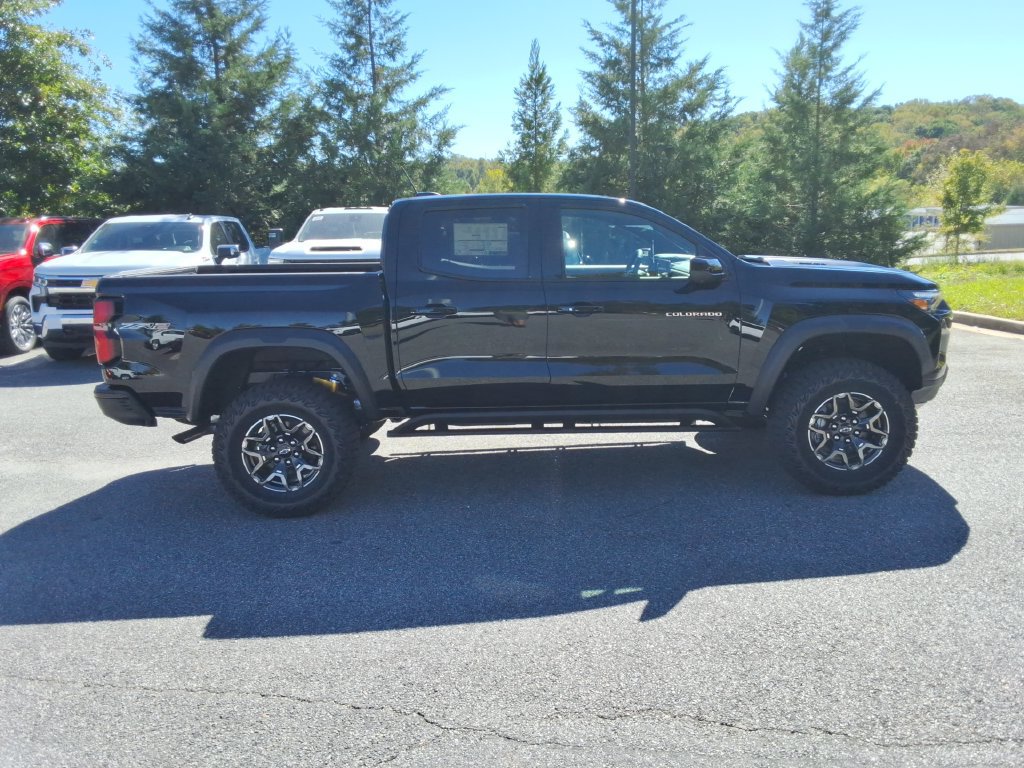 New 2026 Chevrolet Colorado ZR2 w/ Technology Package AWD/4WD image 4