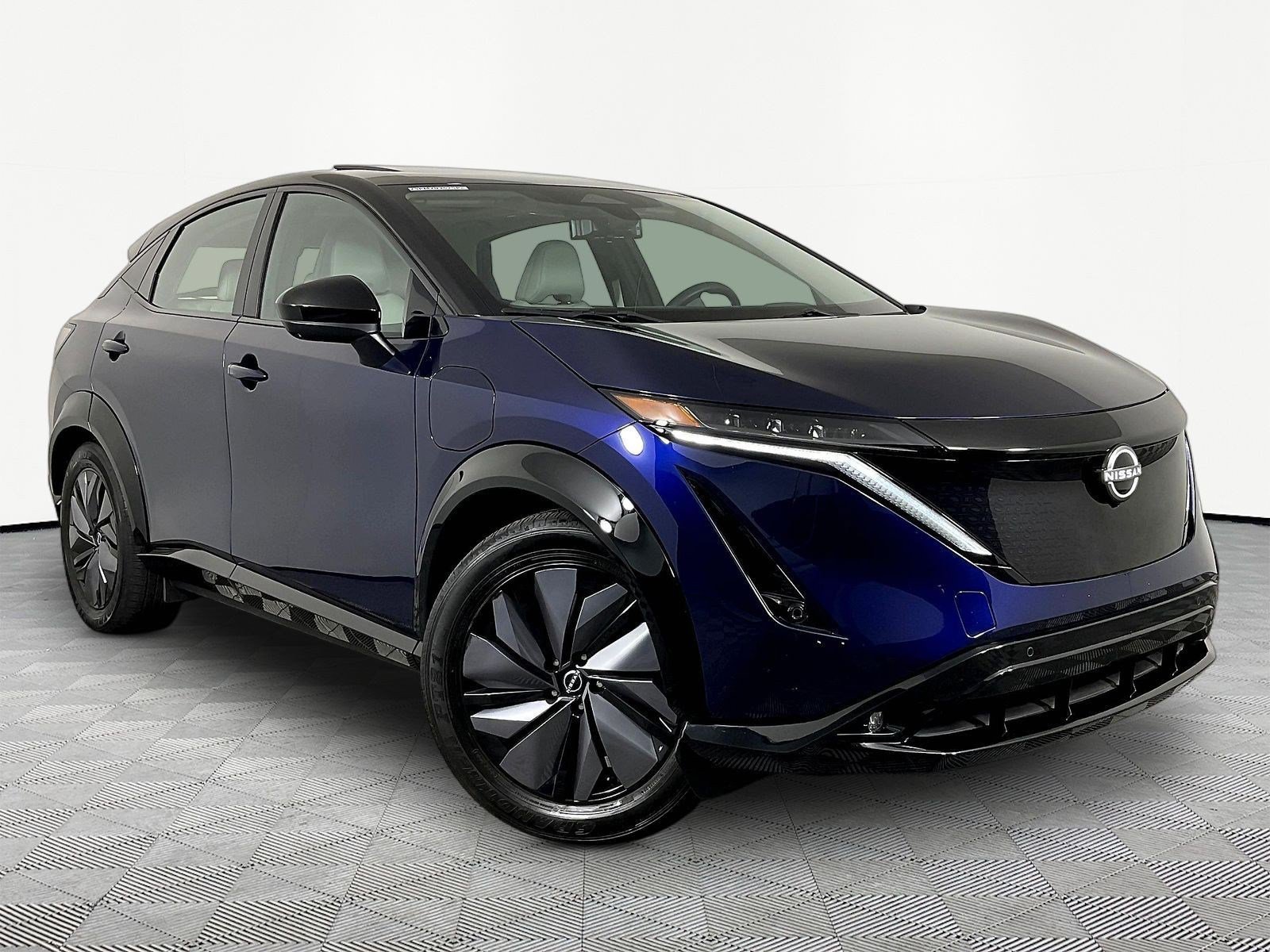 Certified 2023 Nissan Ariya AWD image 3