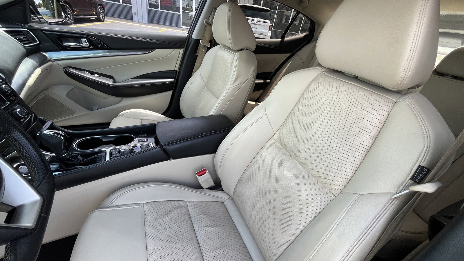 Used 2021 Nissan Maxima 3.5 SV w/ Floor Mat Group FWD image 17