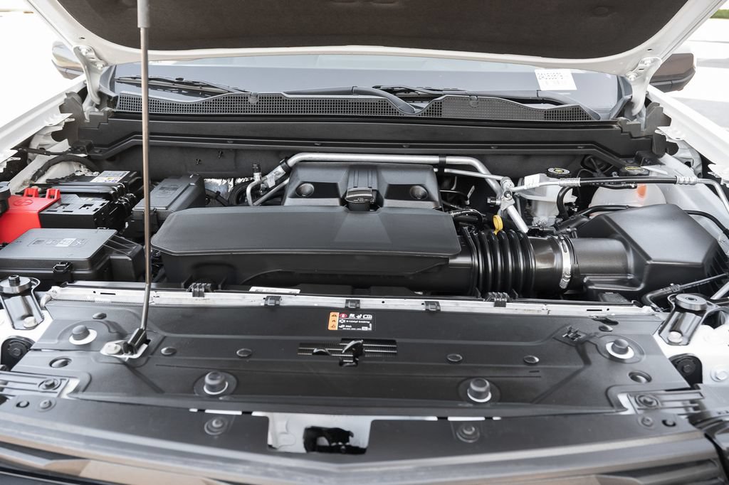 Used 2025 Chevrolet Colorado Trail Boss AWD/4WD image 15