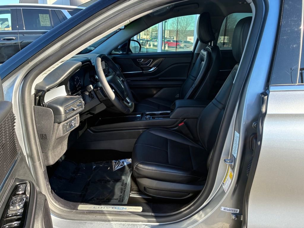 Certified 2022 Lincoln Corsair AWD w/ Equipment Group 101A image 10