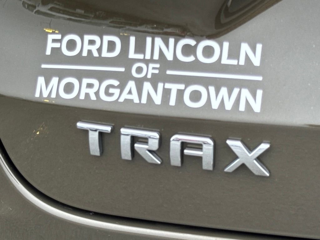 Used 2024 Chevrolet Trax LT w/ Sunroof Package FWD image 22