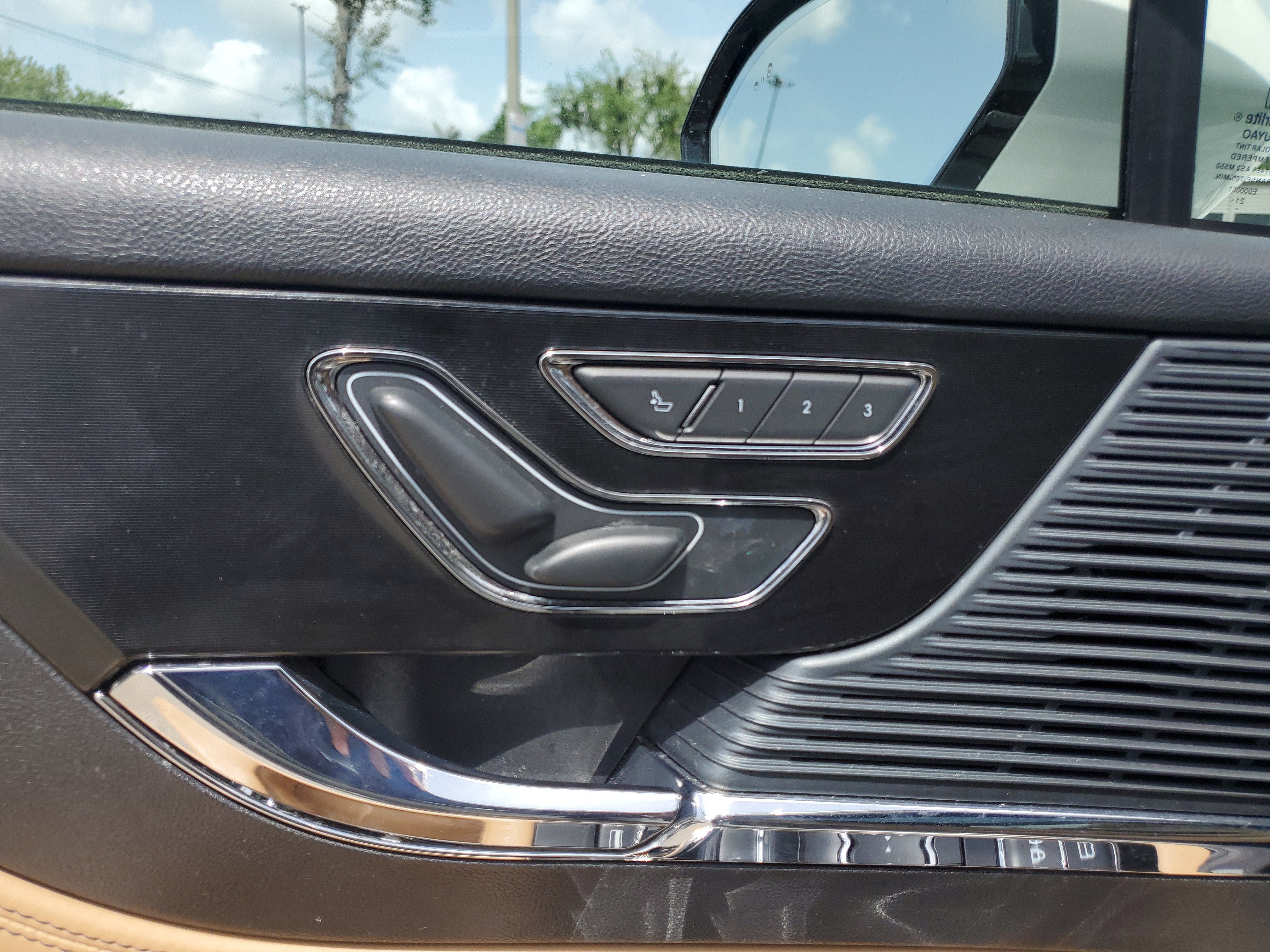 Used 2022 Lincoln Corsair Reserve FWD image 16