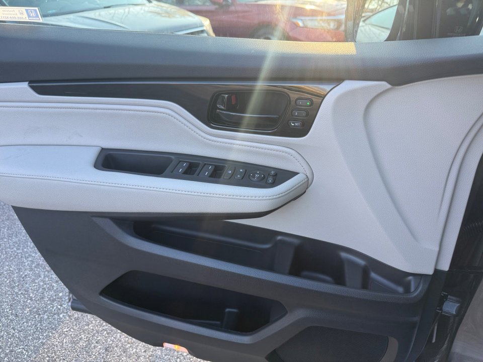 Used 2026 Honda Odyssey Elite image 32