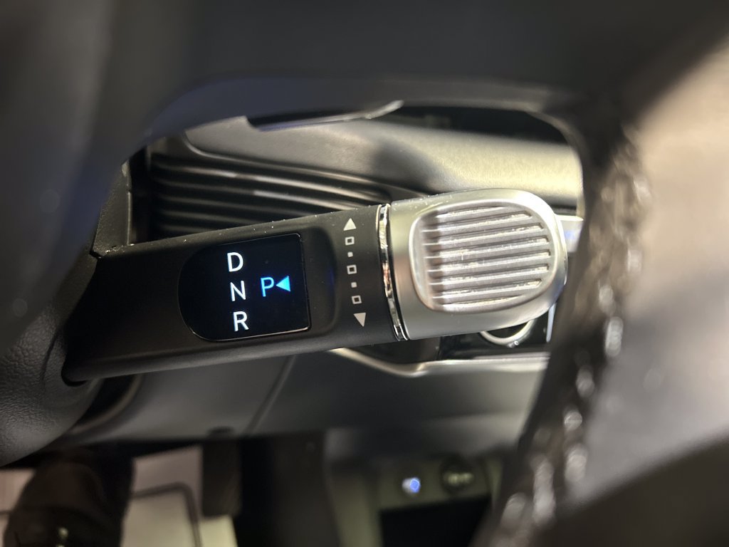 Used 2022 Hyundai Ioniq 5 Limited w/ Cargo Package AWD/4WD image 18