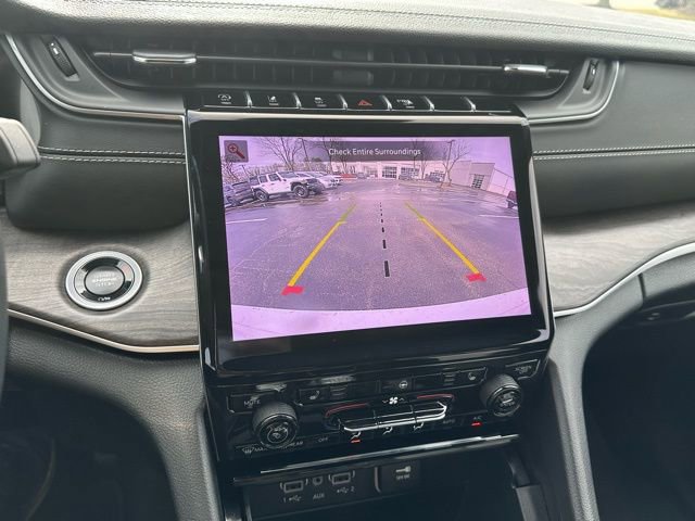 Used 2025 Jeep Grand Cherokee L Limited image 24