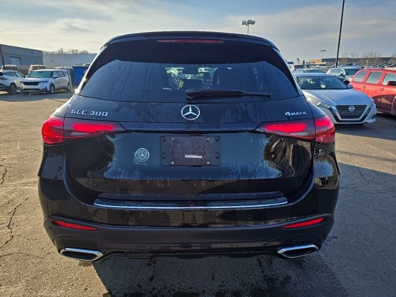 Used 2024 Mercedes-Benz GLC 300 4MATIC image 7