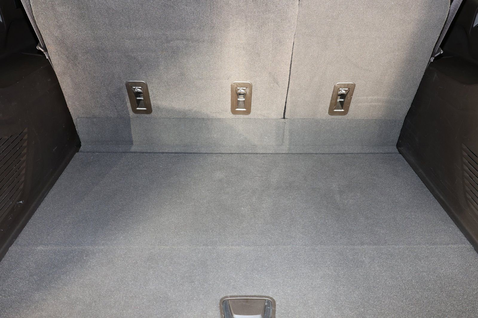 Used 2021 GMC Yukon XL Denali w/ Denali Premium Package image 21