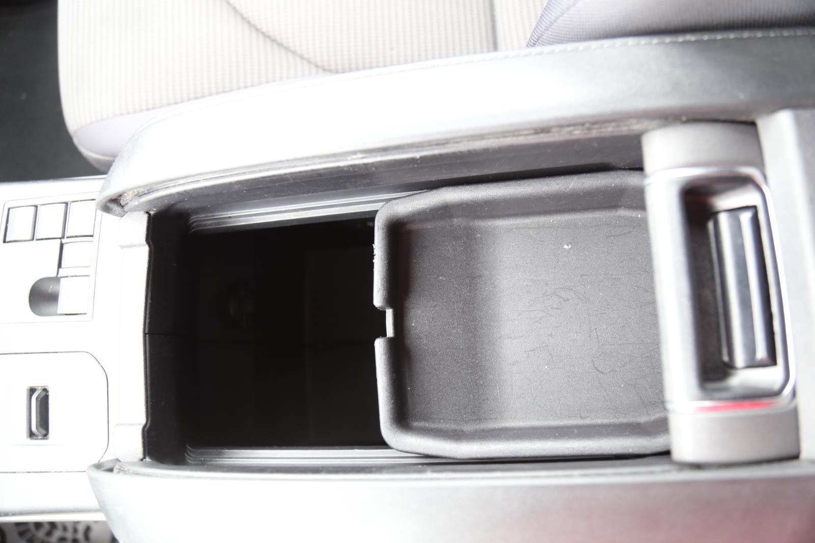 Used 2024 Toyota Highlander LE FWD image 17