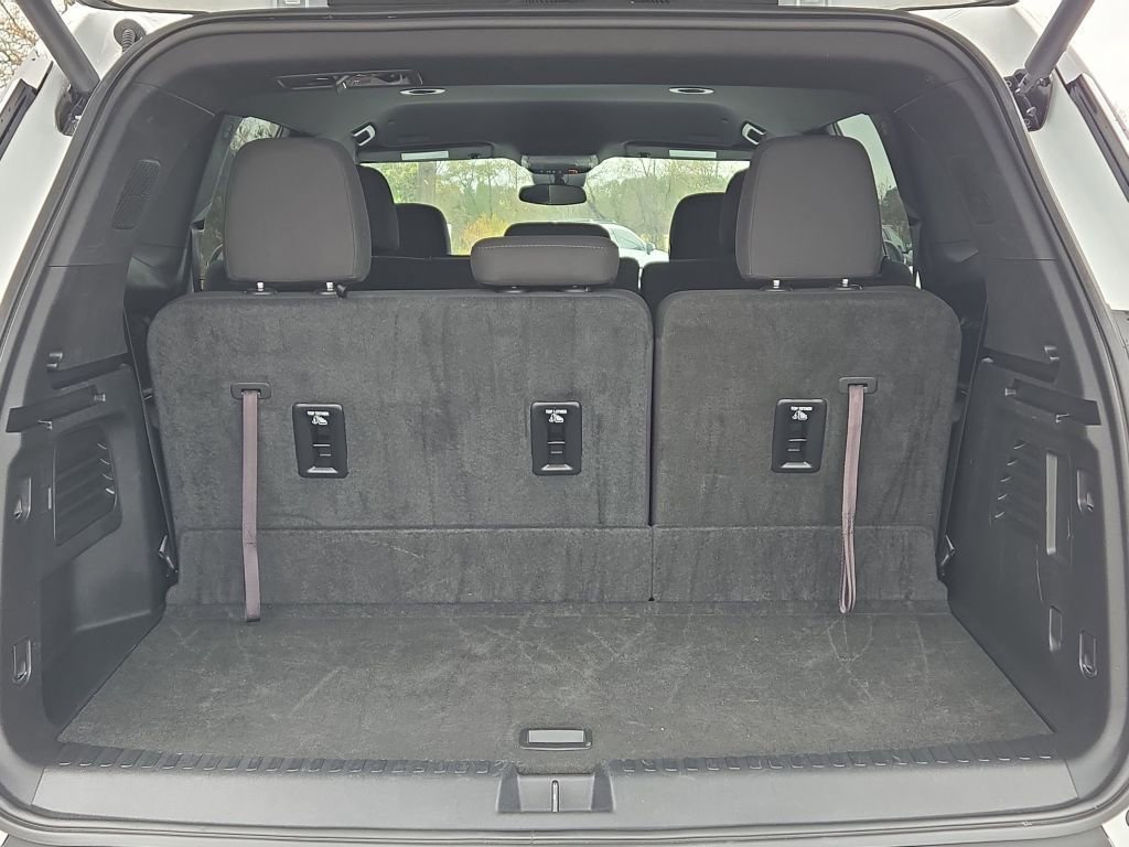 Used 2025 GMC Acadia Elevation image 10