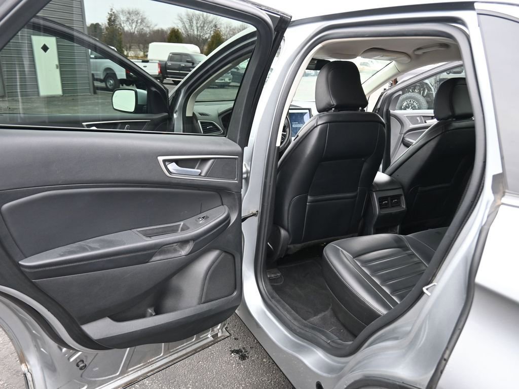 Used 2023 Ford Edge SEL image 13