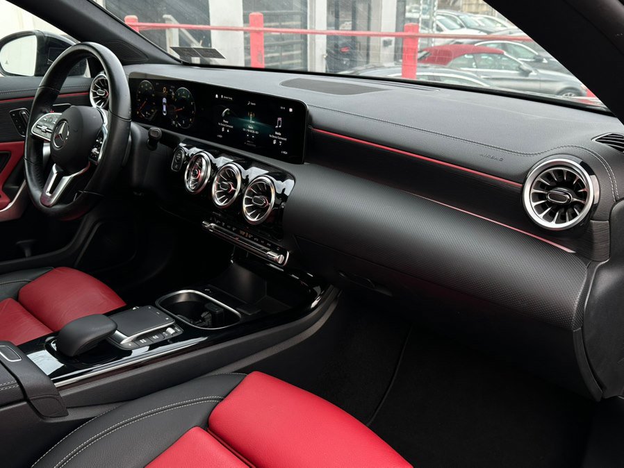 Used 2023 Mercedes-Benz CLA 250 4MATIC image 23