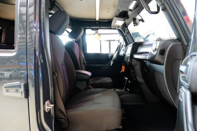 Used 2017 Jeep Wrangler Unlimited Sport AWD/4WD image 35