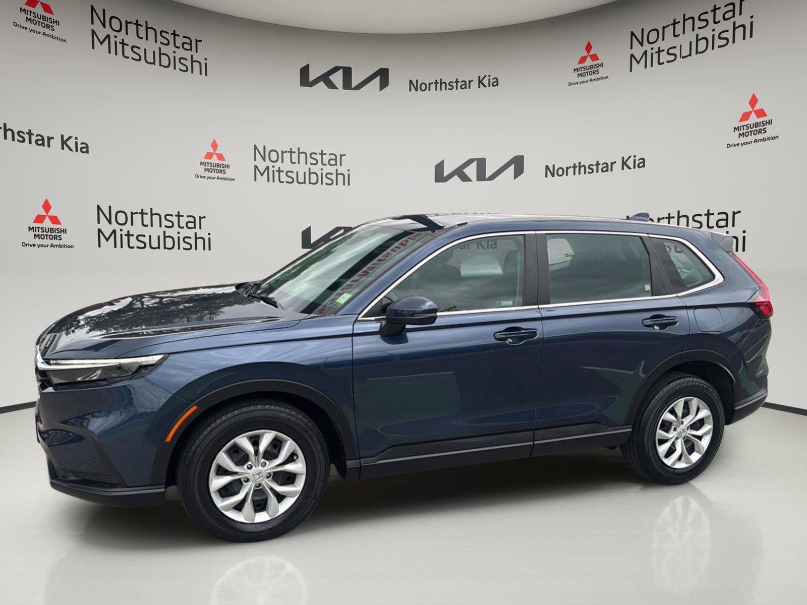 Used 2024 Honda CR-V LX image 2