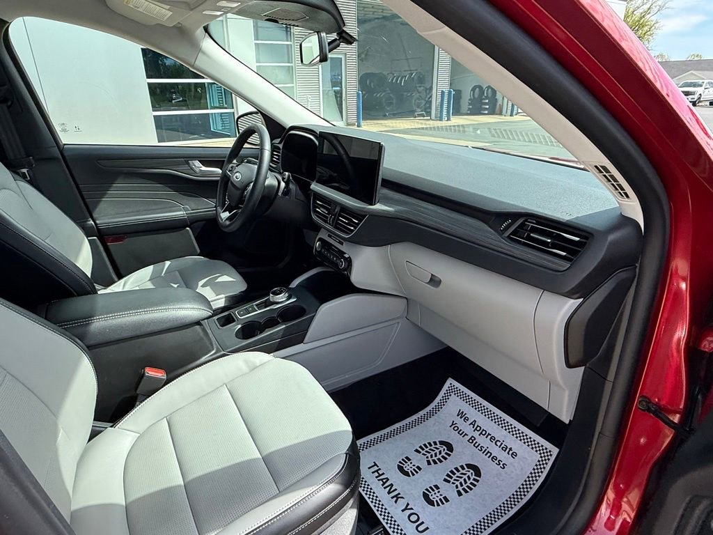 Used 2024 Ford Escape Platinum AWD/4WD image 15