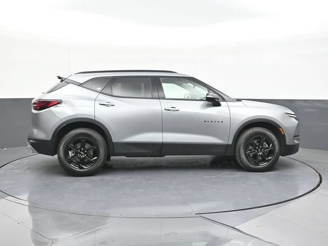 Used 2024 Chevrolet Blazer LT w/ Midnight/Sport Edition FWD image 16
