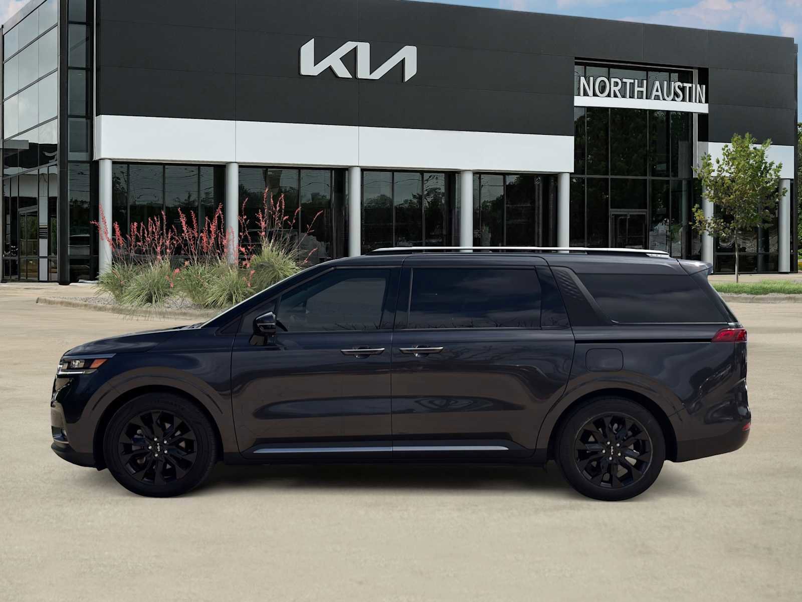 Used 2024 Kia Carnival SX Prestige FWD image 4