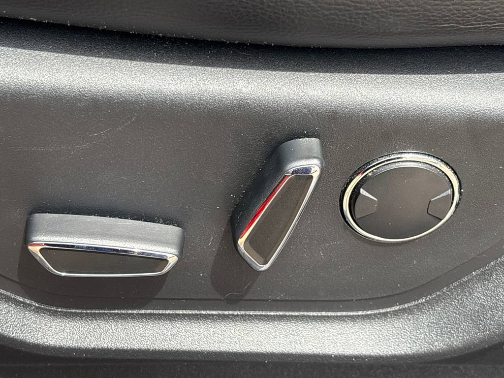 Used 2018 Ford F150 Lariat w/ Equipment Group 502A Luxury image 10