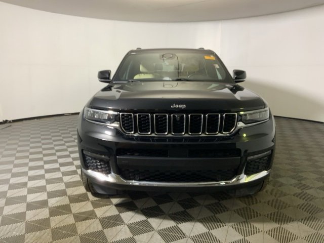 Used 2023 Jeep Grand Cherokee L Limited w/ Luxury Tech Group II image 3