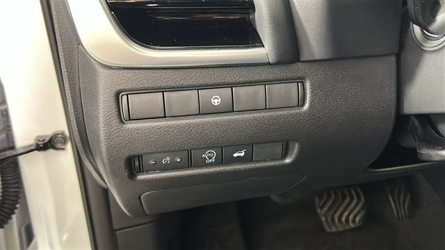 Used 2023 Nissan Rogue SL AWD/4WD image 19