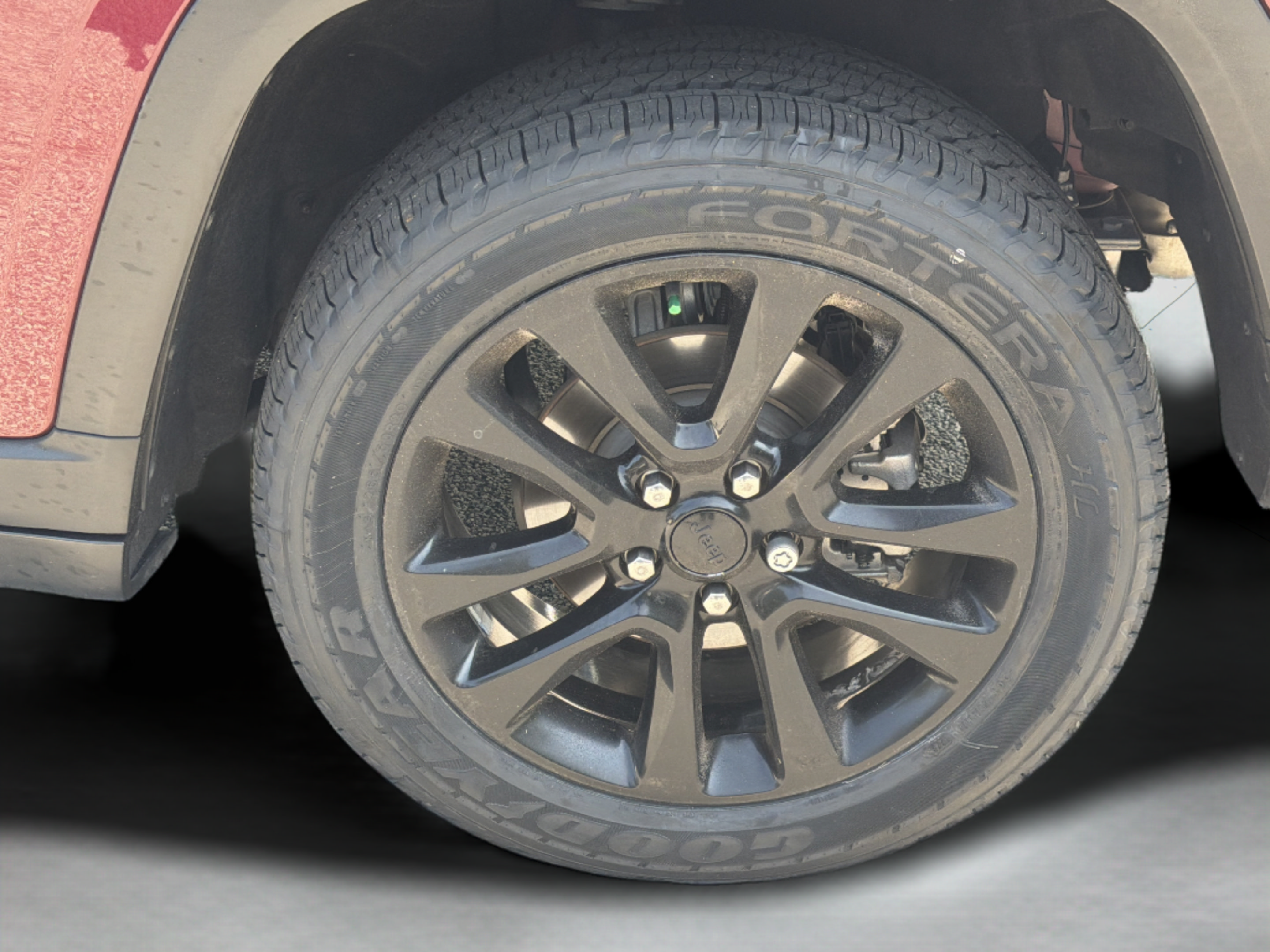 Used 2025 Jeep Grand Cherokee Laredo X RWD image 28